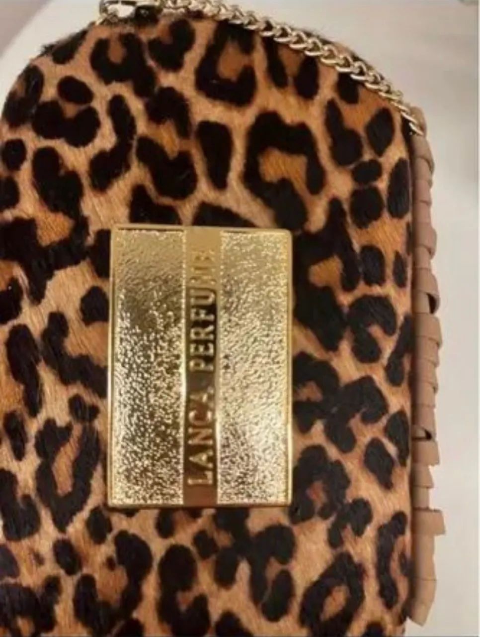 Clutch lança perfume  - Foto 2