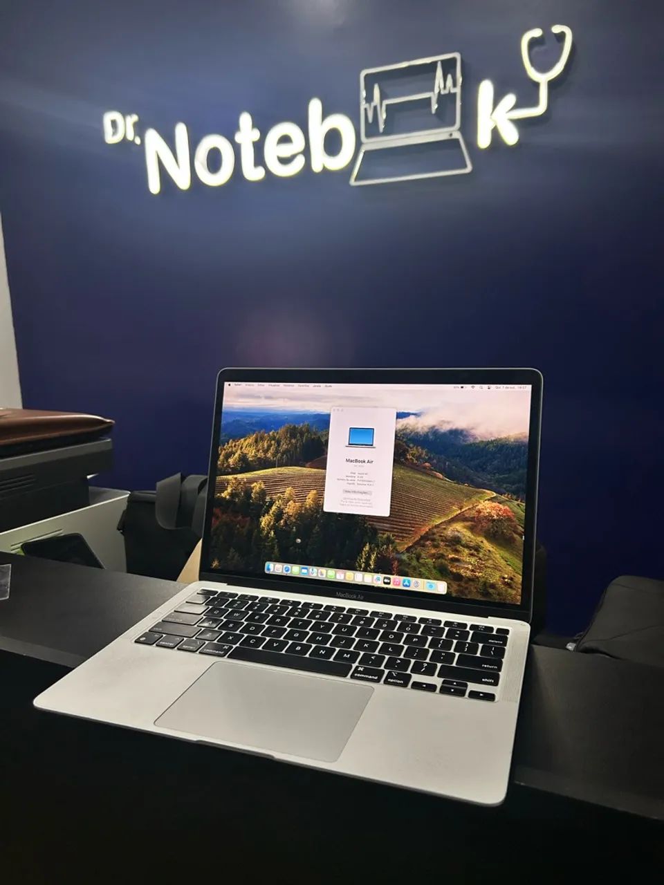 MacBook M1, 8GB RAM, 256GB SSD