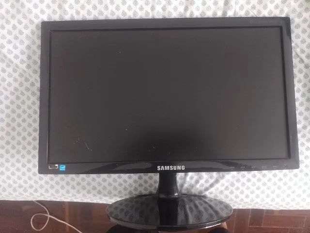 Monitor semi novo