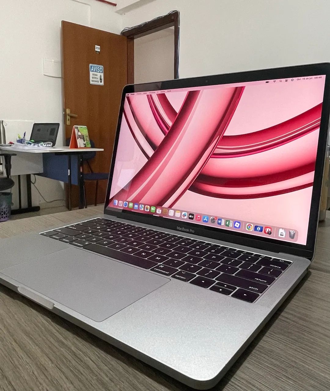 MacBook Pro 13" 2017 i5 8GB SSD 1TB - Excelente Estado - Foto 4