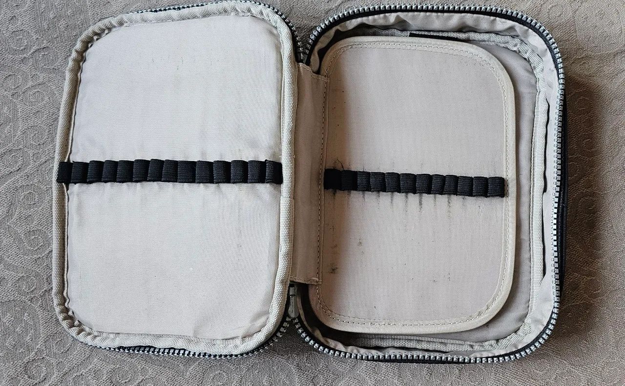 Estojo Kipling 100 pens (Excelente estado de conservação) - Foto 3