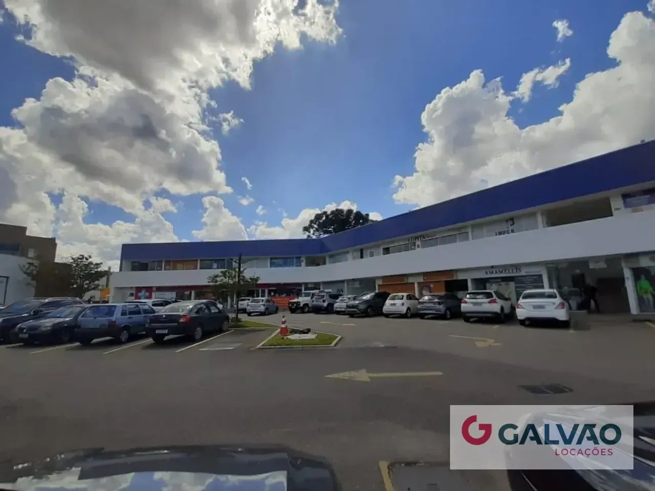 Sala/Conjunto Comercial para alugar em Uberaba, Curitiba - Edifício Comercial Santa Barbar