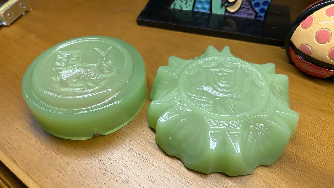 2 cinzeiros antigos  vidro jadeite  - Foto 2