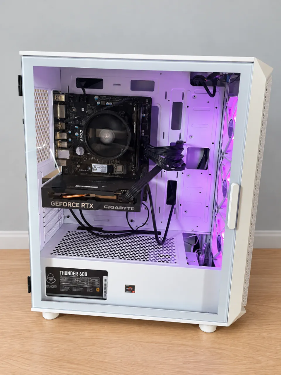 Mac Mini (2018) - Intel Core i3 - 16GB RAM - 256GB SSD - Excelente