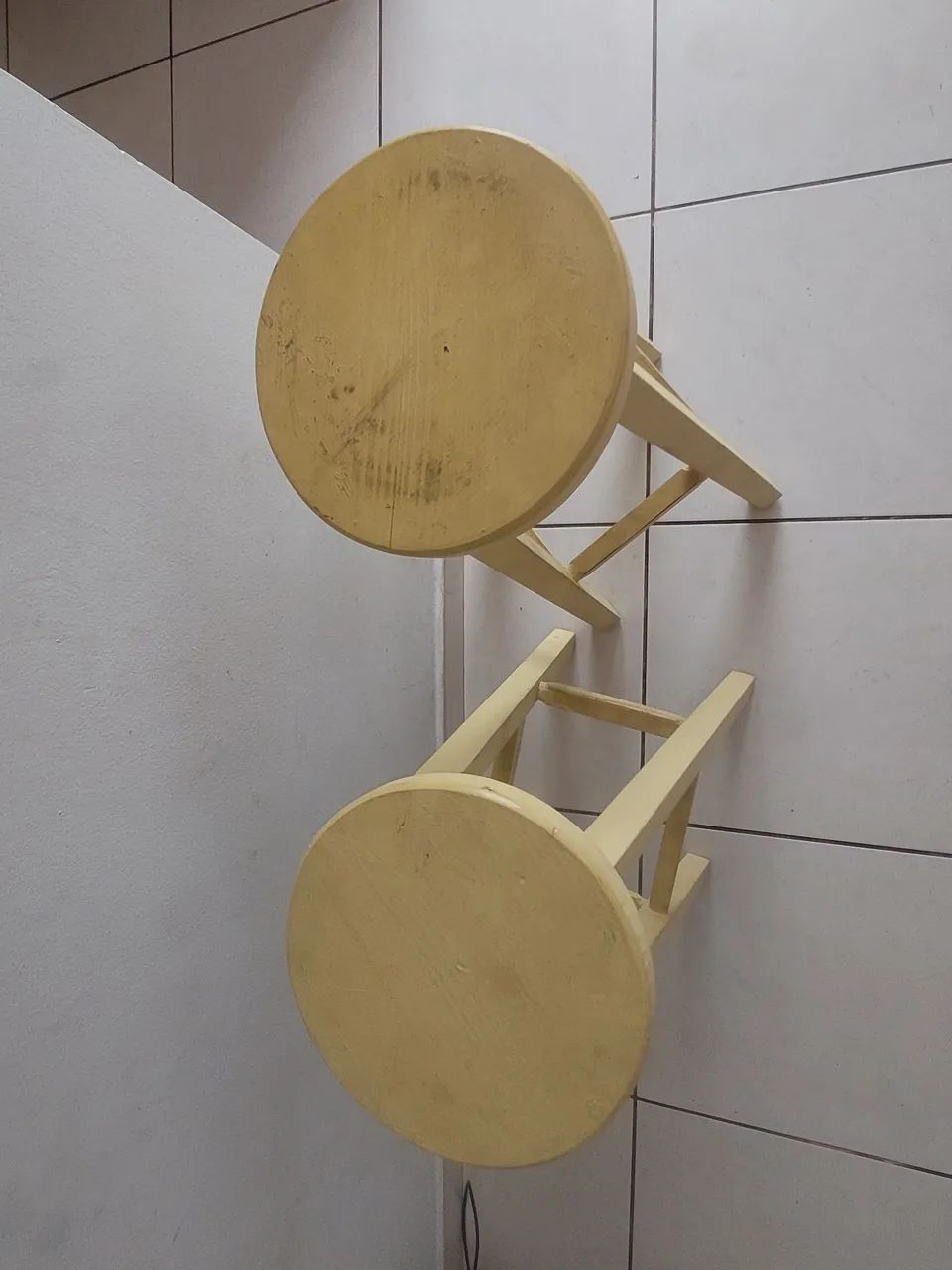 2 Bancos de madeira para cozinha americana  - Foto 4