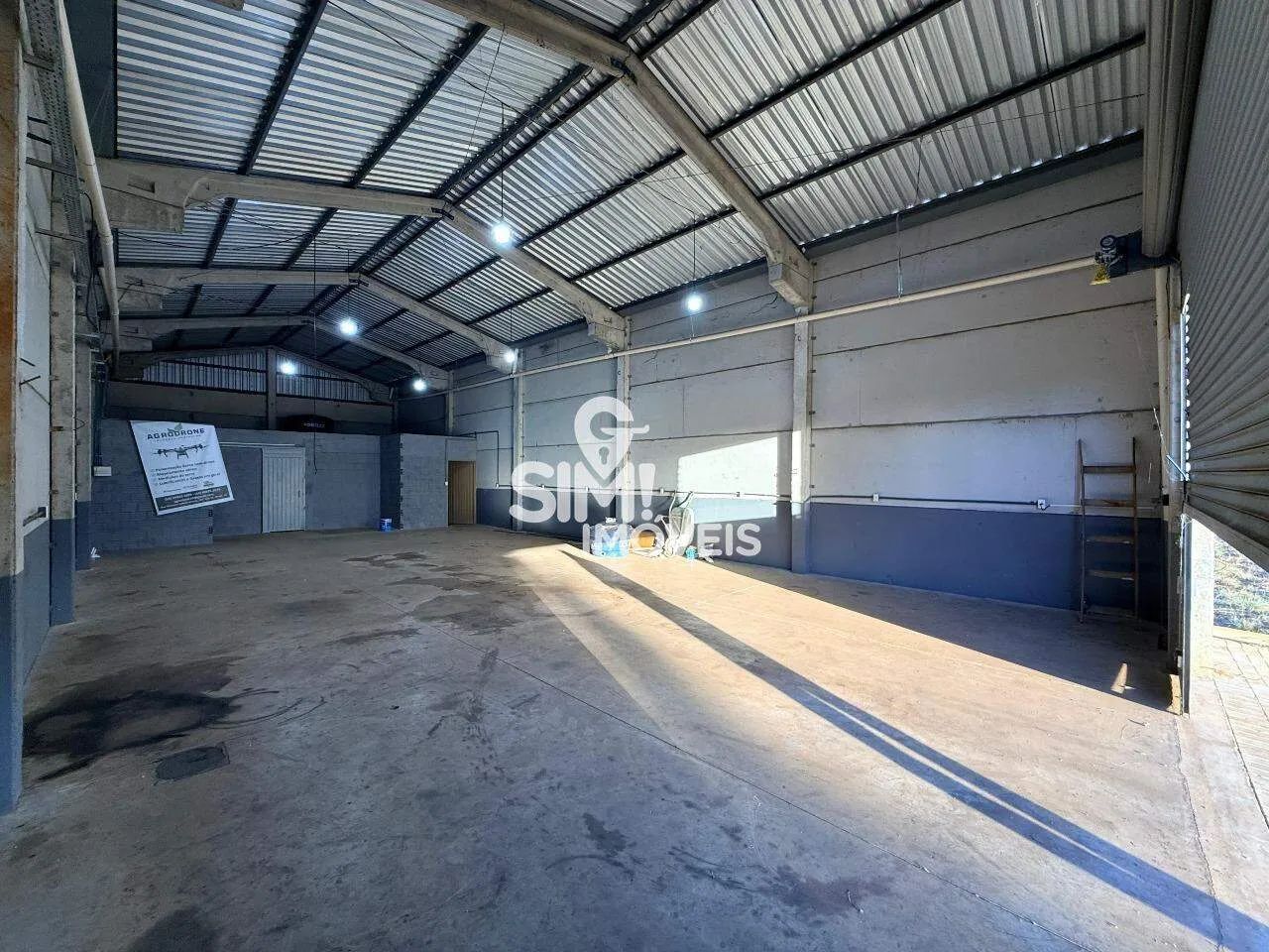 GALPÃO COMERCIAL/INDUSTRIAL COM PISO USINADO E AMPLO ESPAÇO INTERNO - Foto 3