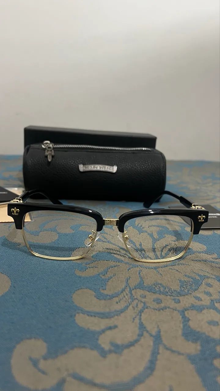 Óculos Chrome Hearts dourado 