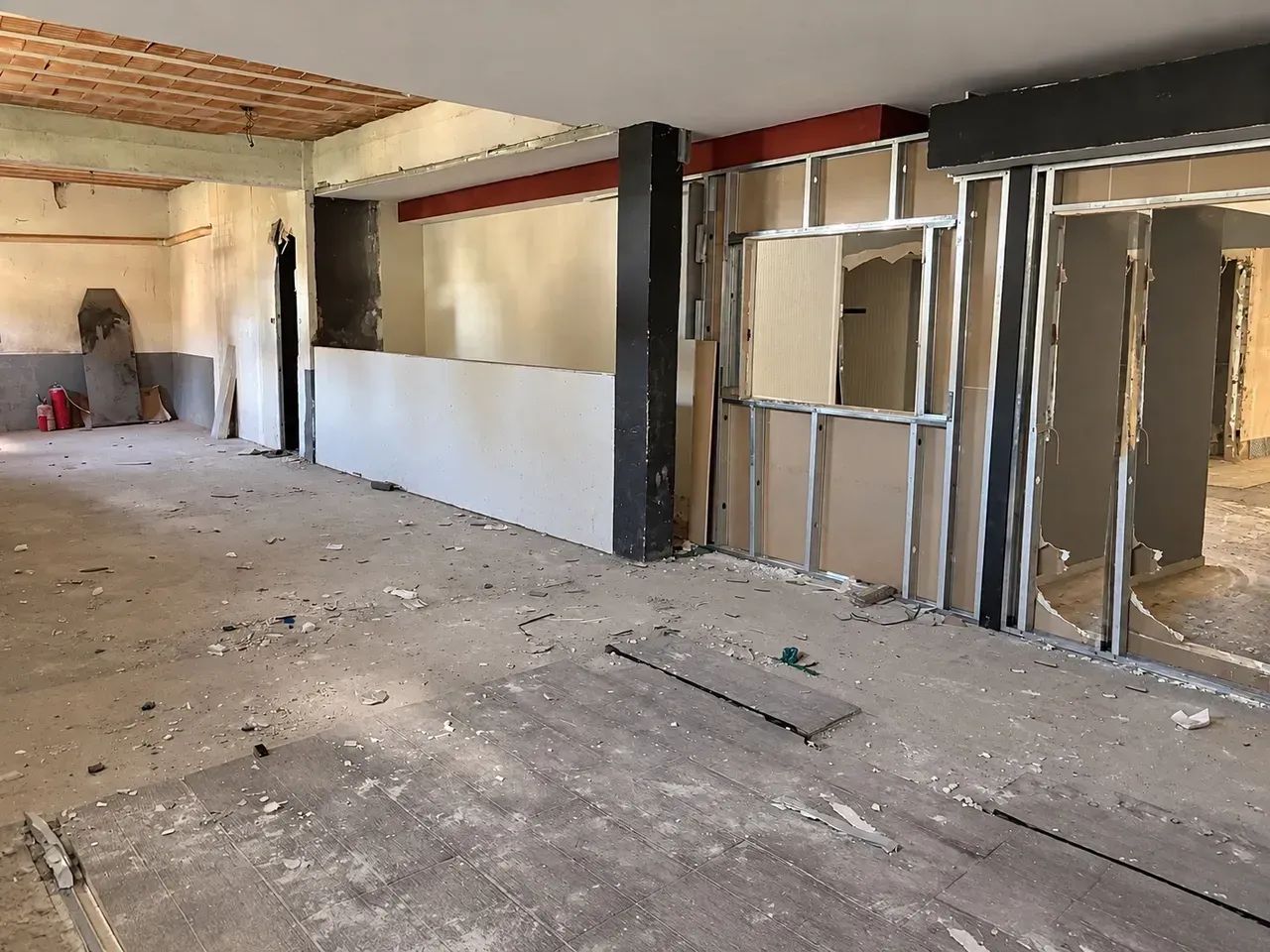 Loja para locação com 350 m² em Correas - Foto 3
