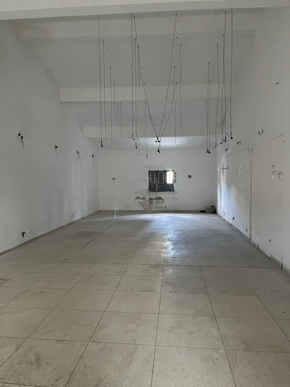 Lojas com 350 m2, edifício com 1.170. - Foto 5