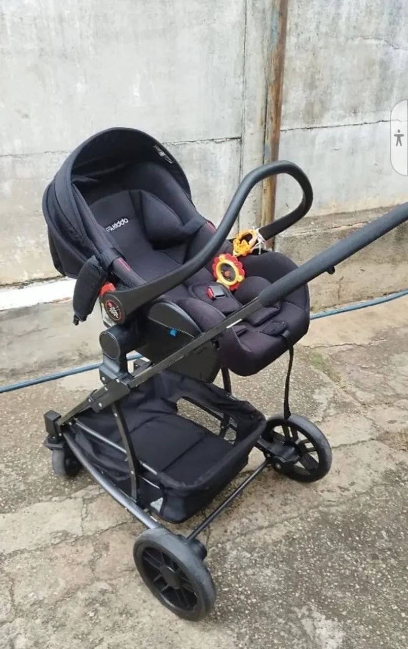 Carrinho de bebê e bebê conforto KIDDO