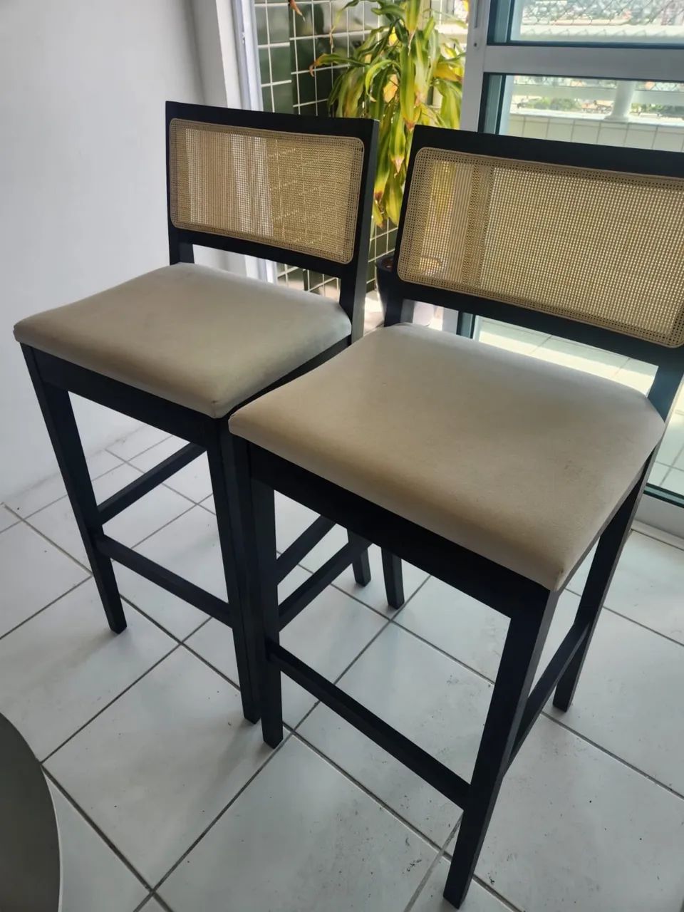 Conjunto 2 Banquetas com Encosto - Foto 3