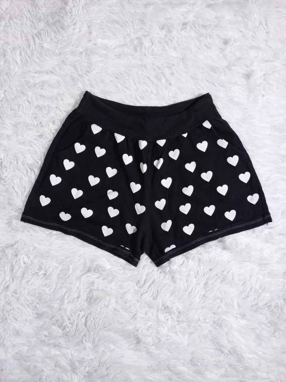 Short Moletom Feminino Corações