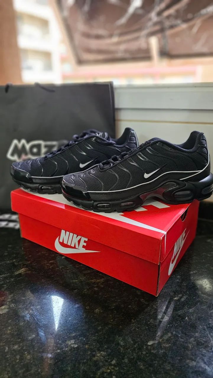 NIKE AIR MAX PLUS OG