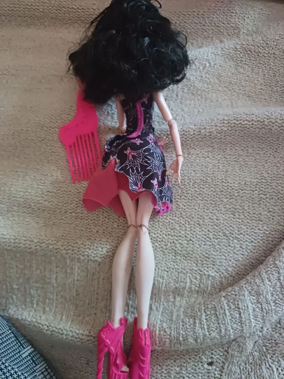 Boneca  monster high draculaura.  - Foto 3