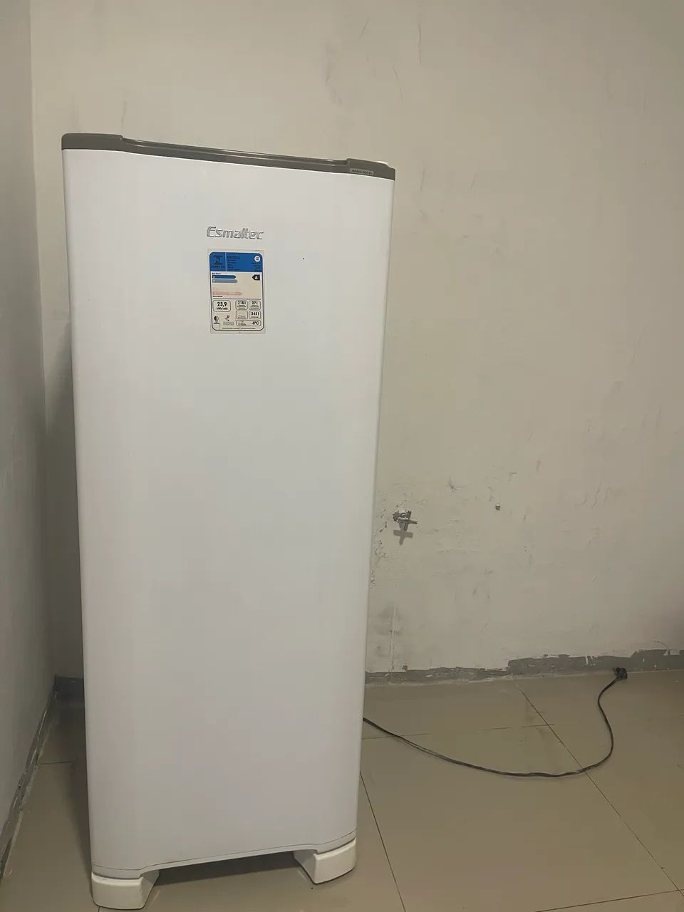 Geladeira esmaltec 