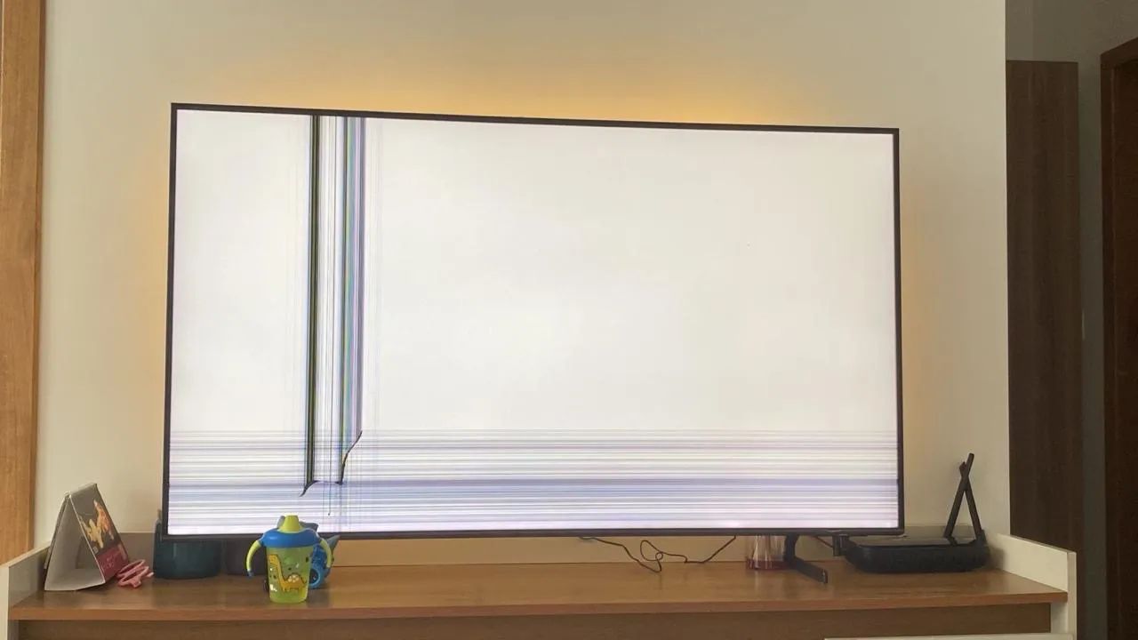 VENDO TV 55? SAMSUNG (precisa arrumar display)  - Foto 2