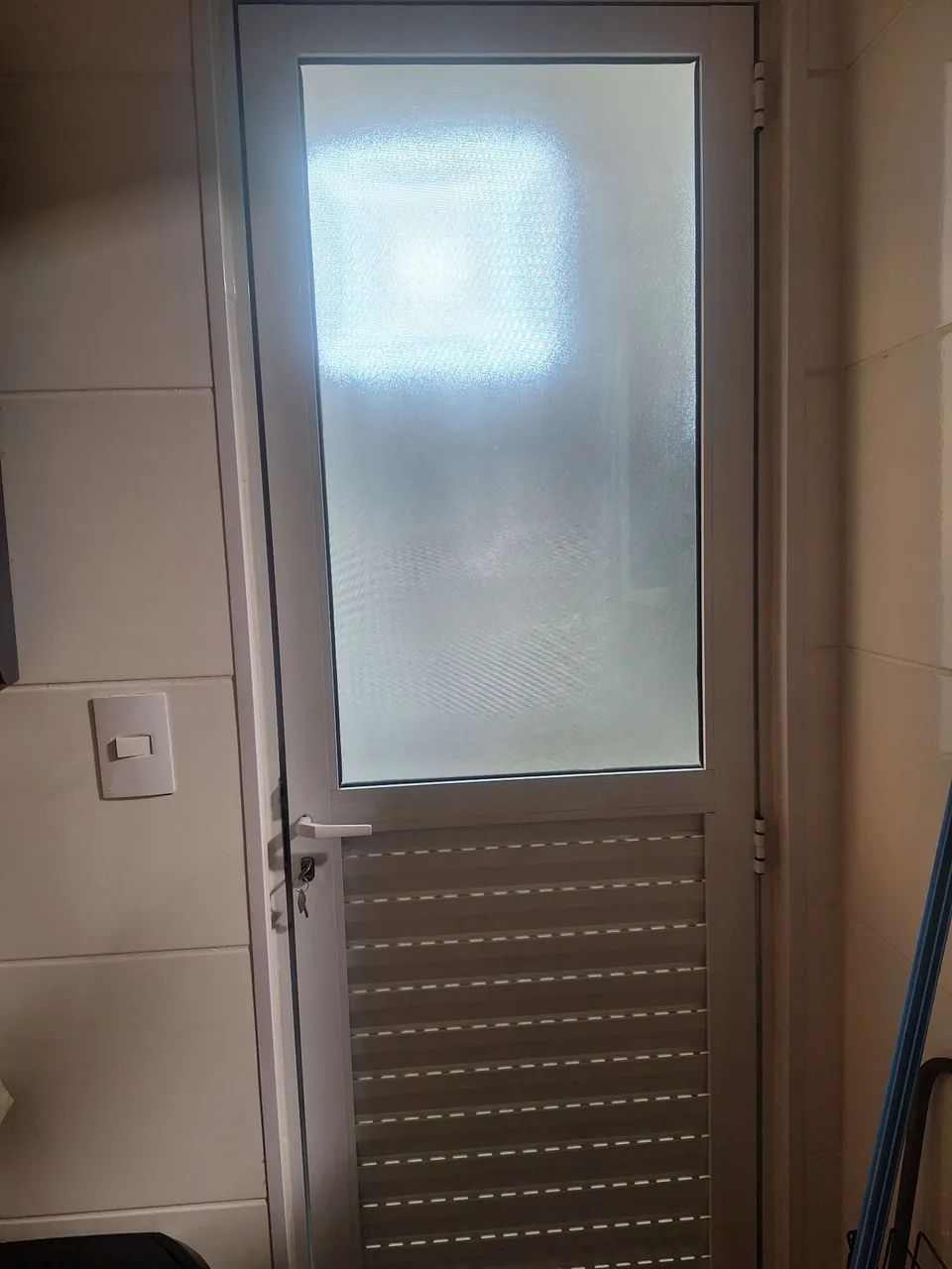 Porta de Alumínio Branco com vidro 