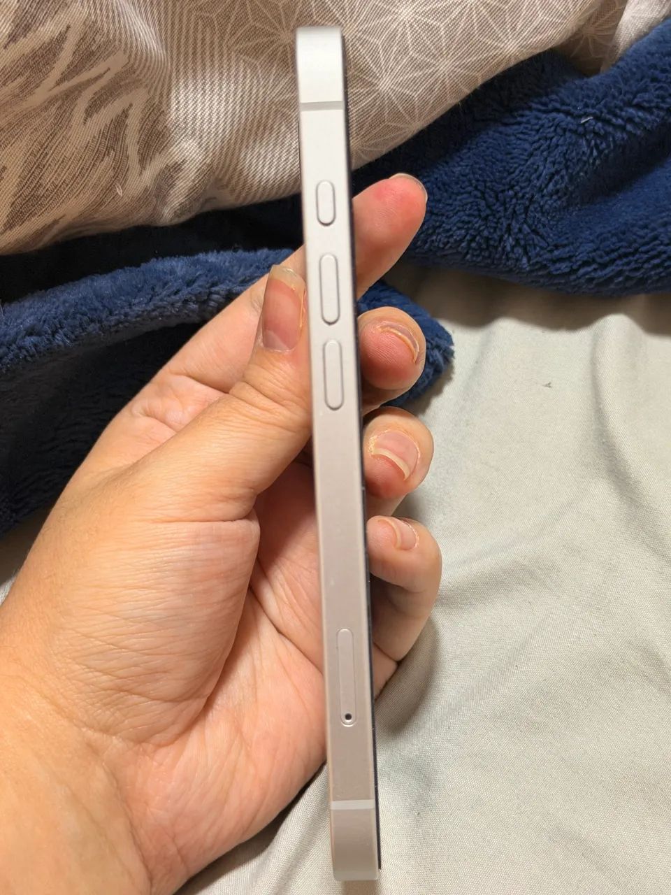 iPhone 16 E  - Foto 4