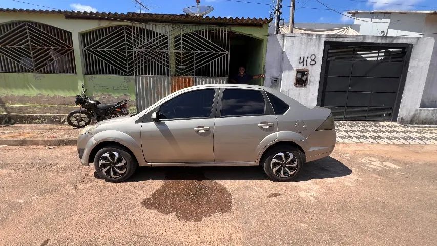 Ford Fiesta Fiesta Sed. 1.6 8V Flex 4p 2013
