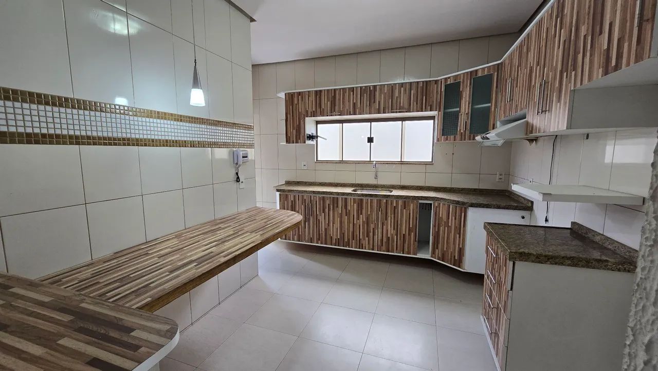 Casa no Batalhão 4 Quartos<br> - Foto 3