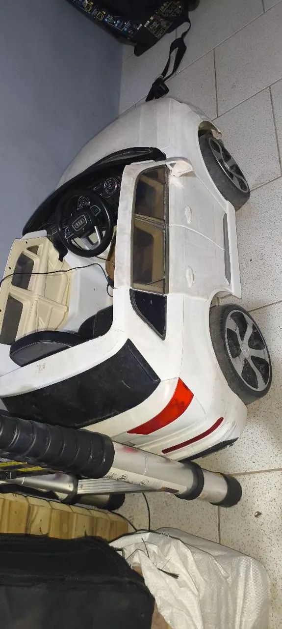 Carro elétrico infantil com controle remoto