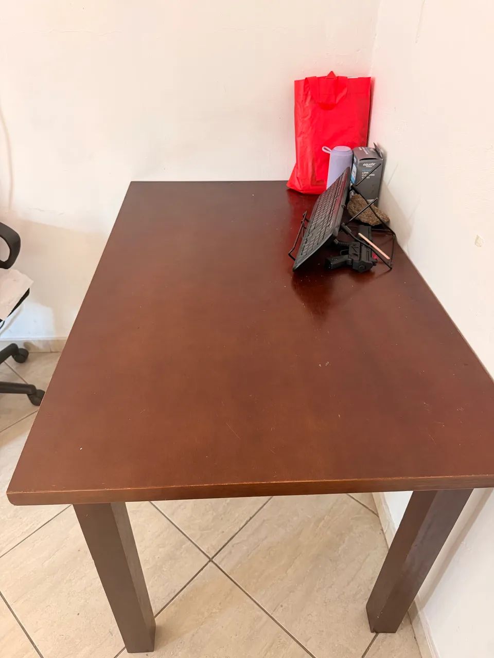 Mesa de madeira de  4 lugares  - Foto 3