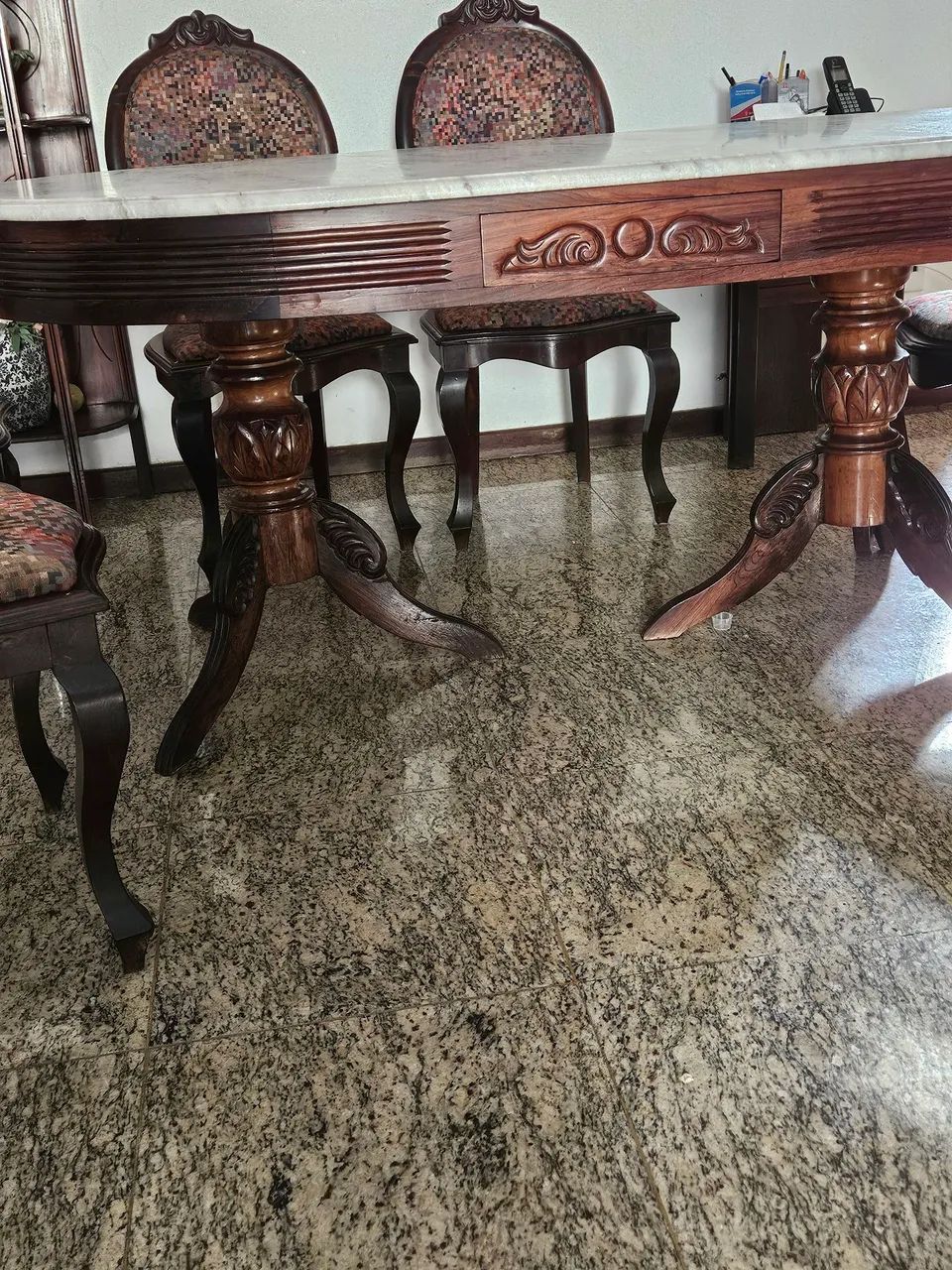 Mesa retangular, em jacaranda com seis cadeiras  - Foto 3