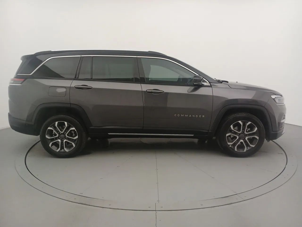 Jeep Commander Limited T270 1.3 TB Flex Aut., foto 6 de 18