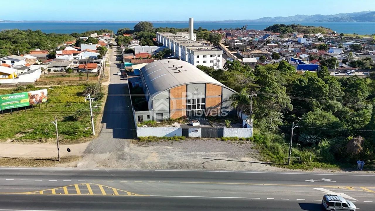 GALPÃO EM LAGUNA PRÓXIMO A BR 101