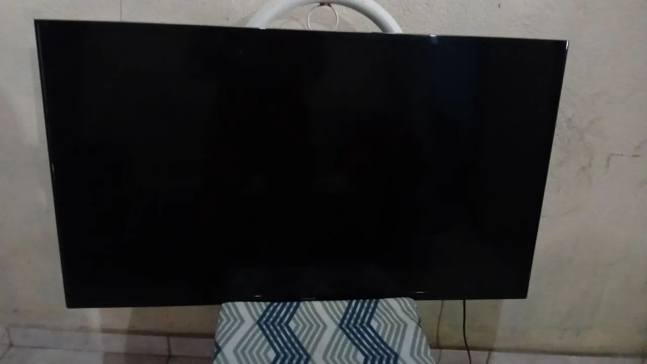 Tv smart 40 polegadas sem defeitos com controle 