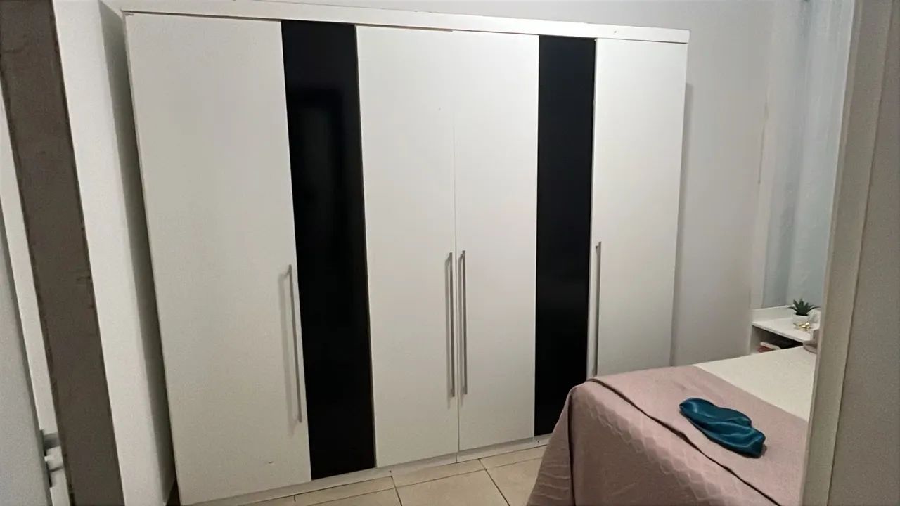Guarda roupa 6 portas conservado 