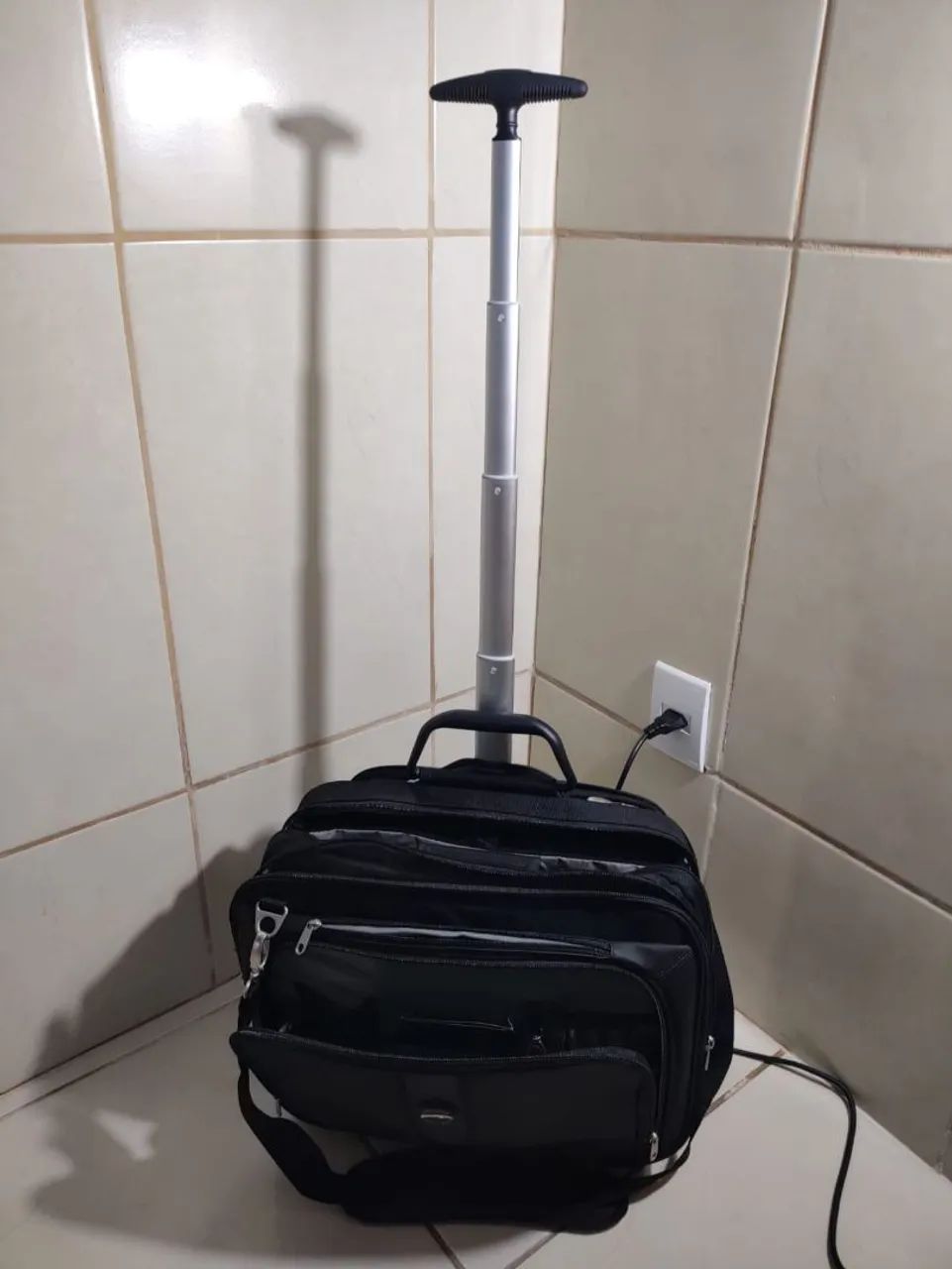 Vendo Contour Maleta com Rodinhas Executiva  - Foto 5