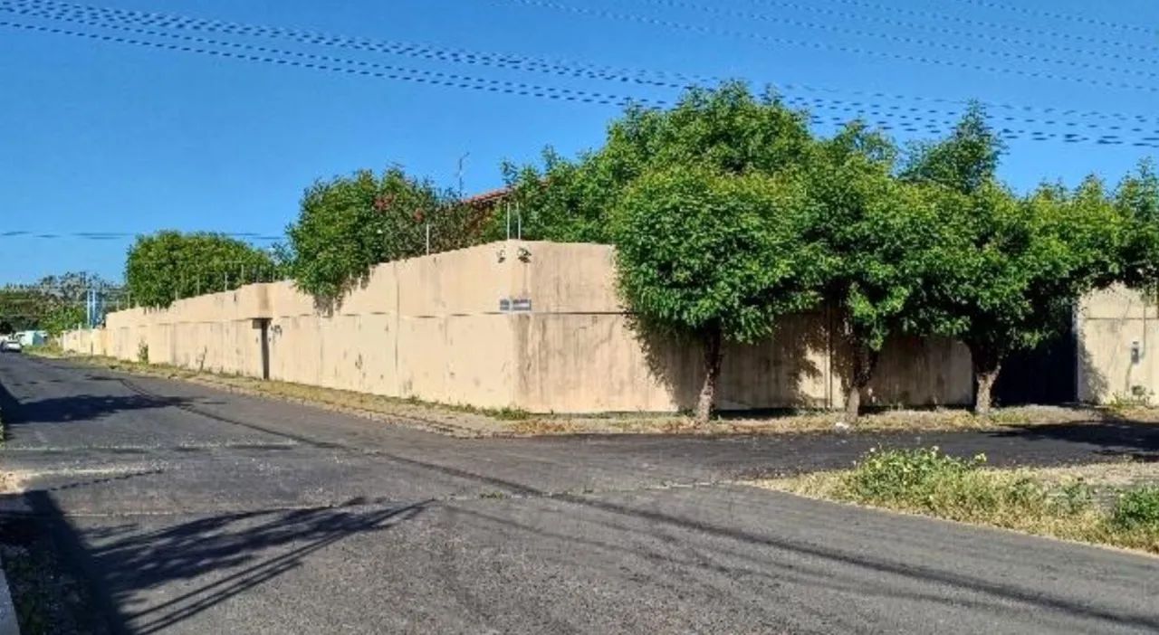 Casa grande de esquina à venda - Foto 2