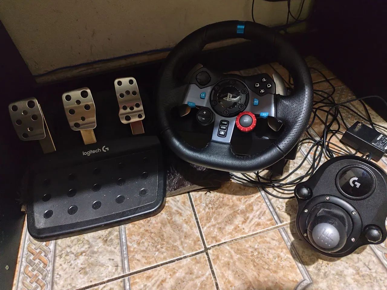 VOLANTE LOGITECH G29 COM CAMBIO E PEDAIS - Foto 2