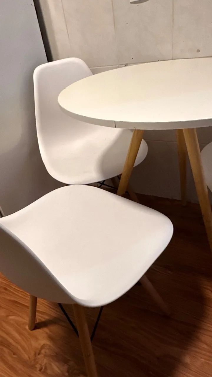Mesa com cadeiras  - Foto 2