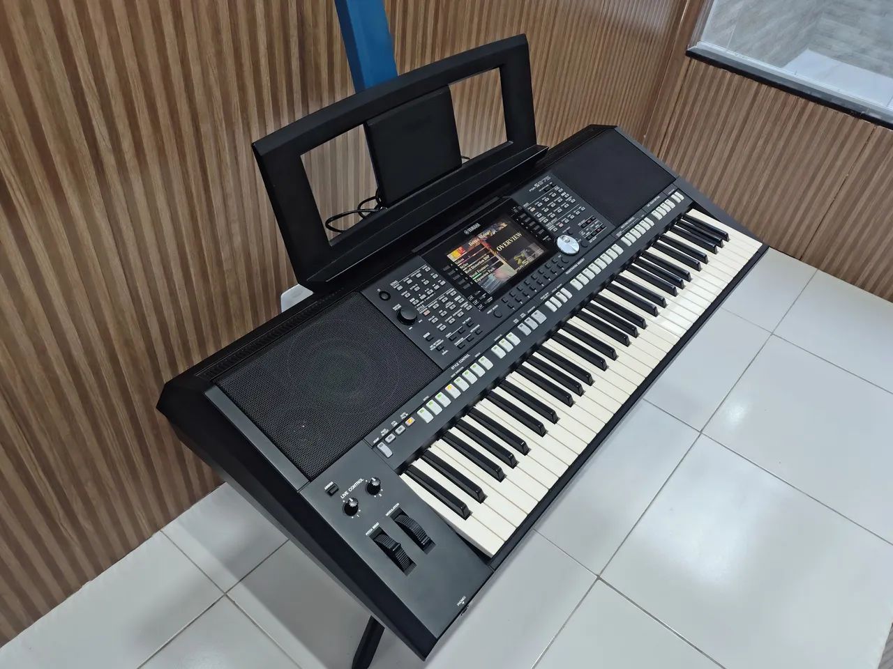 Teclado Yamaha PSR S975
