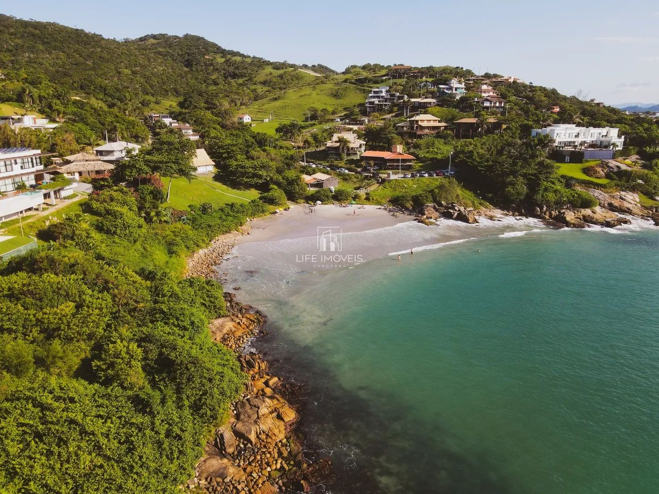 Casa beira-mar à venda em Garopaba/SC na Praia da Vigia com 3 quartos e 2 kitnets - Foto 3