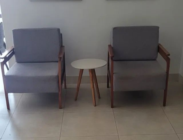 2 poltronas e mesinha