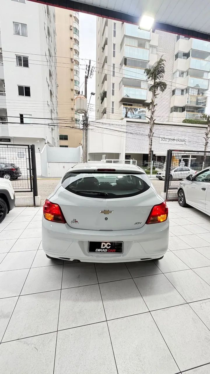 Chevrolet Onix JOY Hatch 1.0 8V Flex Mec. 4P 2019 - Foto 5