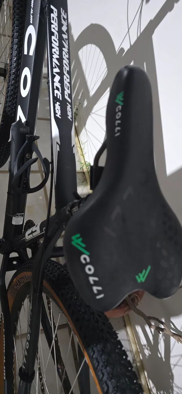 Bike Colli aro 29 com acessórios e pouco usada - Foto 5