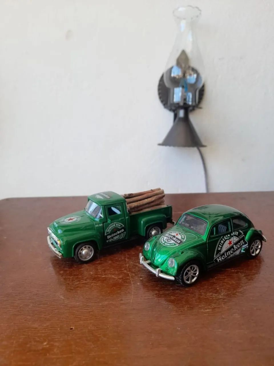 Miniaturas Fusca e Pick UP em metal escala 1:38