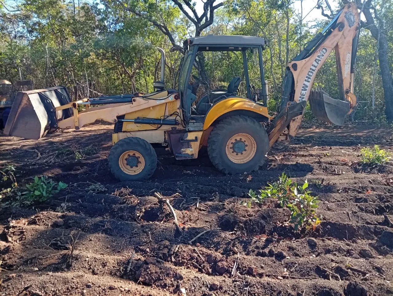Retroescavadeira New Holland B95 - Foto 3