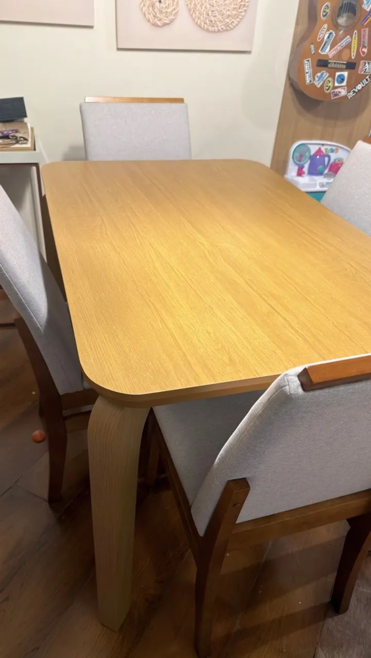 Mesa com quatro cadeiras  - Foto 2