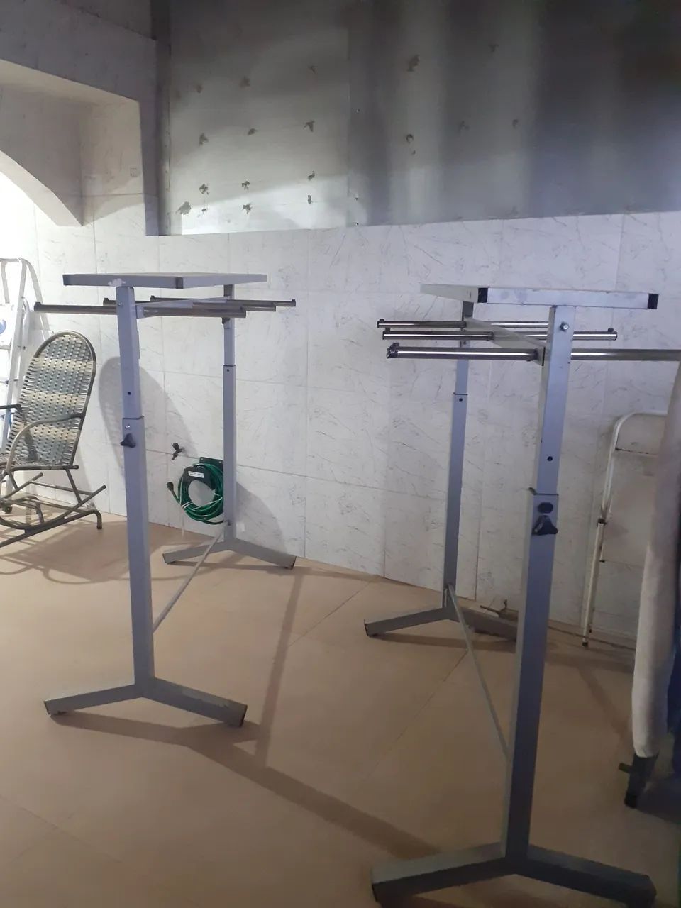 EXPOSITORES DE FERRO, SÃO 2 EXPOSITORES - Foto 2