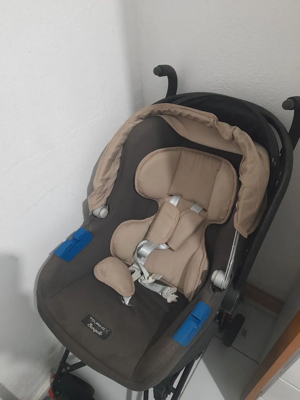 Bebê Conforto e carinho de bebê 