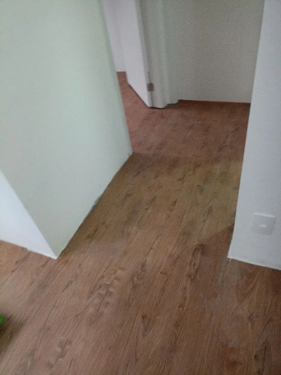 Serviço de instalação de piso vinílico e laminado 