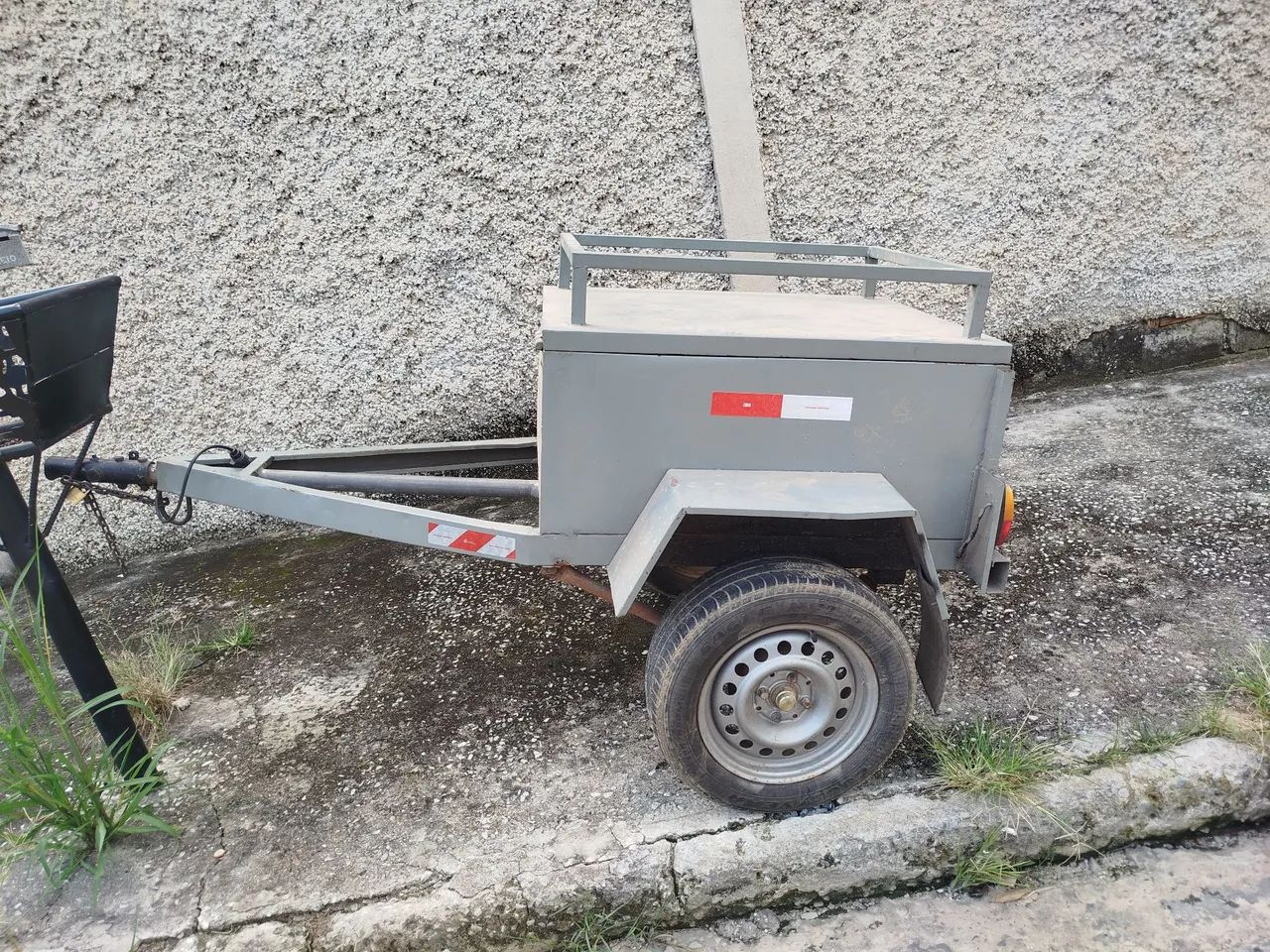 Vendo carretinha preço bom ,pra pequena reforma quem compra 3500 - Foto 2