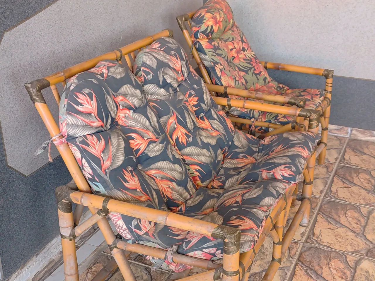 Cadriras de bambu e mini mesa