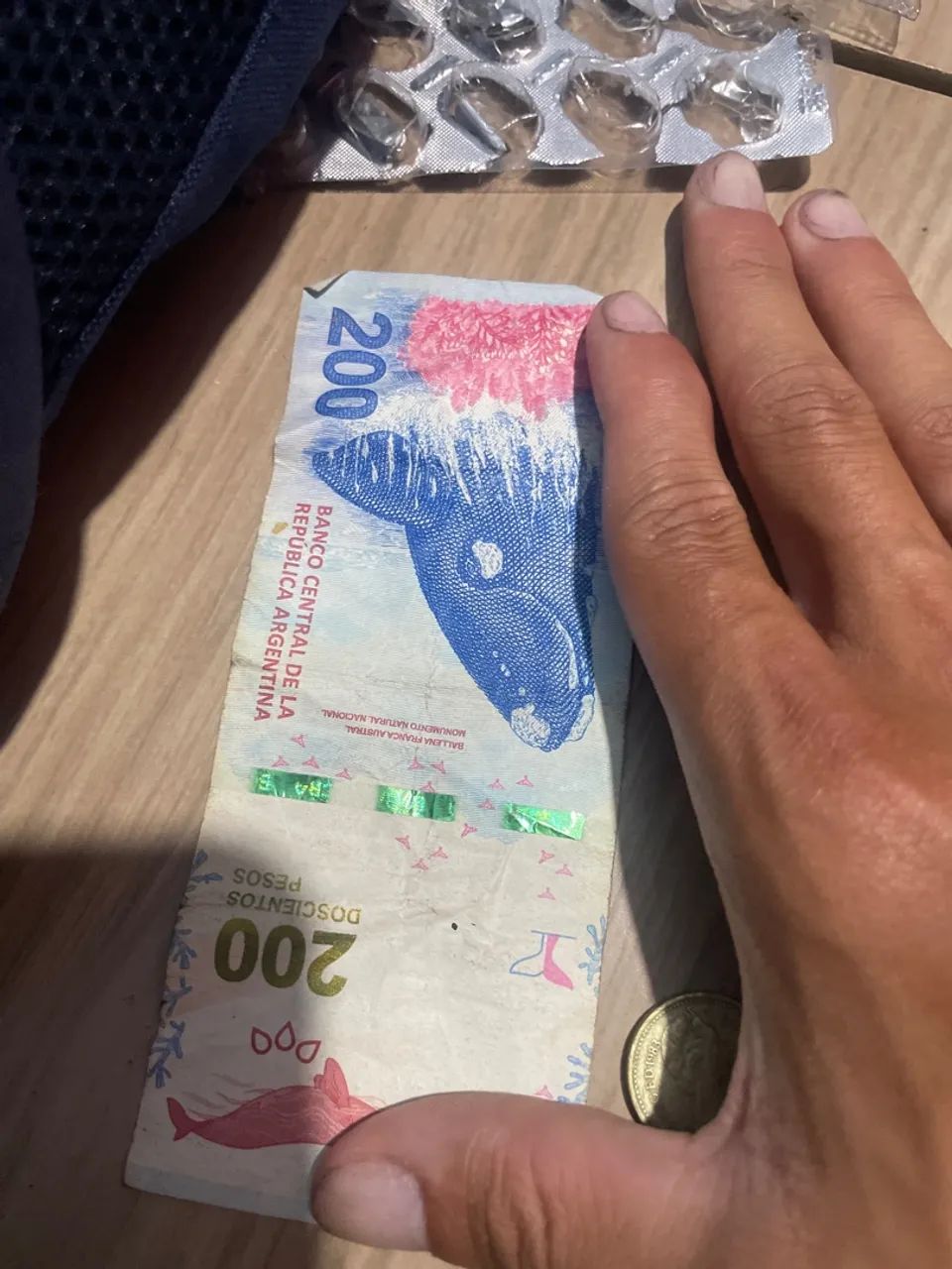 VENDO VÁRIAS MOEDAS EXTRANGEIRAS DE VÁRIOS PAÍSES  - Foto 2