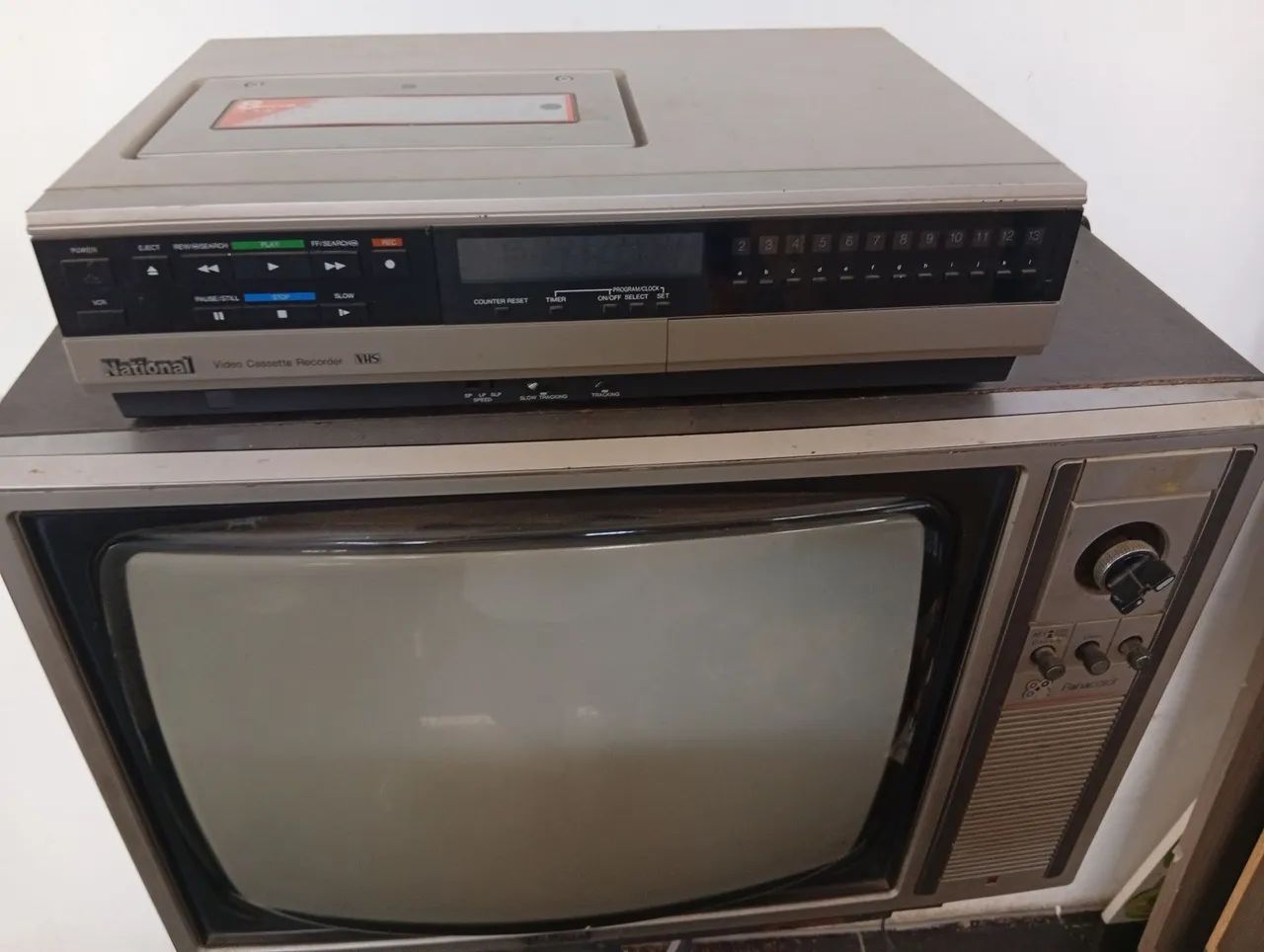 Tv vintage National + videocassete+ mesa - Foto 5